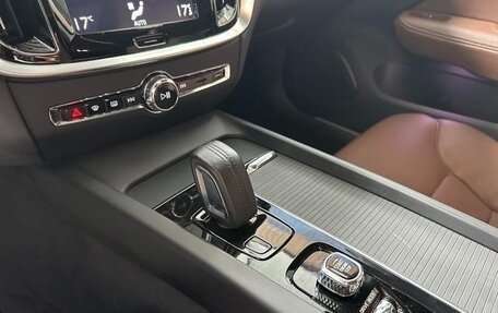 Volvo V60 II, 2021 год, 2 670 000 рублей, 15 фотография