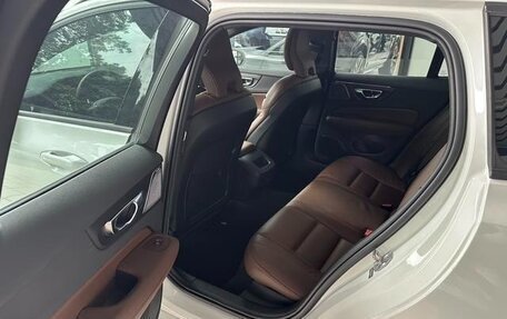 Volvo V60 II, 2021 год, 2 670 000 рублей, 13 фотография