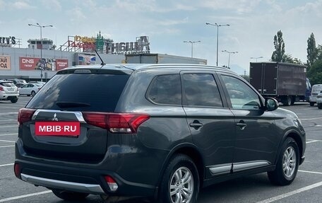 Mitsubishi Outlander III рестайлинг 3, 2015 год, 1 450 000 рублей, 3 фотография
