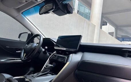 Toyota Harrier, 2022 год, 3 100 000 рублей, 12 фотография