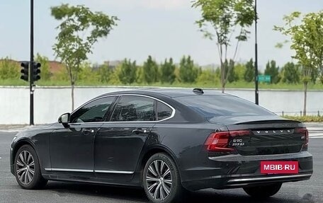 Volvo S90 II рестайлинг, 2022 год, 3 000 000 рублей, 5 фотография