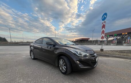 Hyundai Elantra V, 2015 год, 1 000 000 рублей, 10 фотография