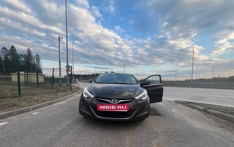 Hyundai Elantra V, 2015 год, 1 000 000 рублей, 15 фотография