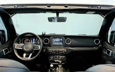 Jeep Wrangler, 2021 год, 4 300 000 рублей, 5 фотография