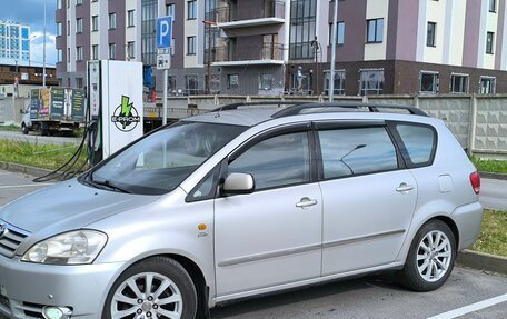 Toyota Avensis Verso I рестайлинг, 2003 год, 995 000 рублей, 3 фотография
