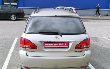 Toyota Avensis Verso I рестайлинг, 2003 год, 995 000 рублей, 5 фотография