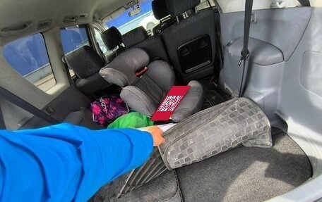 Toyota Avensis Verso I рестайлинг, 2003 год, 995 000 рублей, 14 фотография