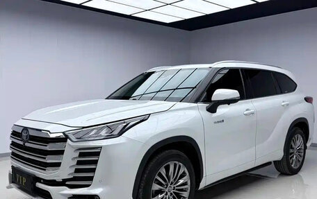 Toyota Highlander, 2022 год, 3 940 000 рублей, 1 фотография