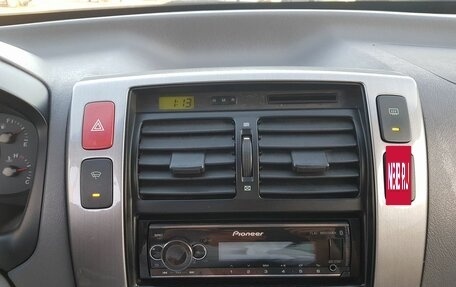 Hyundai Tucson III, 2005 год, 899 000 рублей, 7 фотография