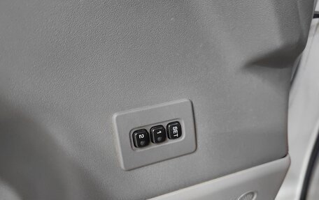 Nissan Armada II, 2003 год, 688 000 рублей, 25 фотография