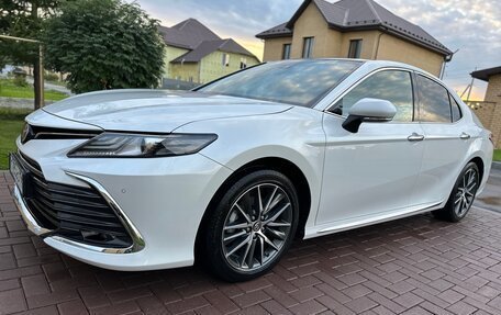 Toyota Camry, 2023 год, 3 550 000 рублей, 3 фотография