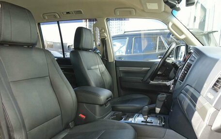 Mitsubishi Pajero IV, 2015 год, 2 295 000 рублей, 25 фотография