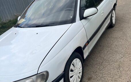Opel Omega B, 1998 год, 300 000 рублей, 3 фотография