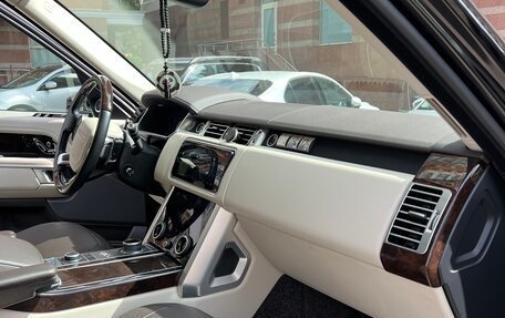 Land Rover Range Rover IV рестайлинг, 2019 год, 9 600 000 рублей, 14 фотография