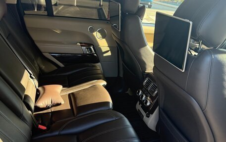 Land Rover Range Rover IV рестайлинг, 2016 год, 4 500 000 рублей, 9 фотография