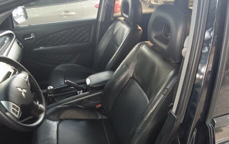 Mitsubishi Outlander III рестайлинг 3, 2008 год, 820 000 рублей, 4 фотография