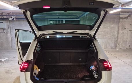 Volkswagen Tiguan II, 2016 год, 2 600 000 рублей, 3 фотография