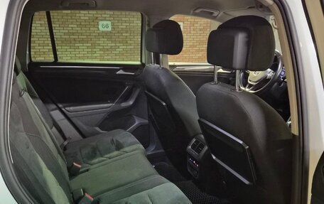 Volkswagen Tiguan II, 2016 год, 2 600 000 рублей, 9 фотография