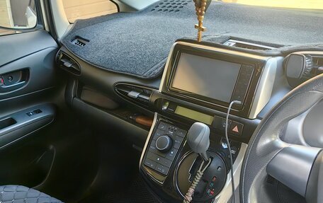 Toyota Wish II, 2009 год, 1 450 000 рублей, 11 фотография