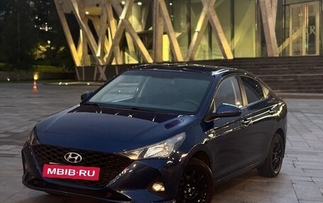 Hyundai Solaris II рестайлинг, 2021 год, 1 300 000 рублей, 2 фотография