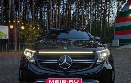 Mercedes-Benz EQC, 2022 год, 4 800 000 рублей, 2 фотография