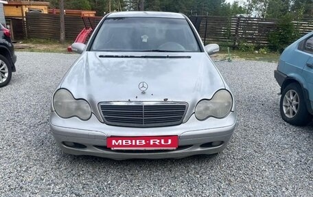 Mercedes-Benz C-Класс, 2001 год, 330 000 рублей, 3 фотография