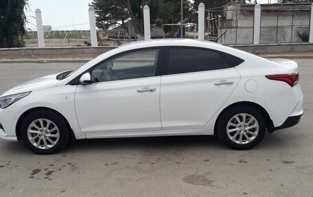 Hyundai Solaris II рестайлинг, 2021 год, 1 850 000 рублей, 3 фотография
