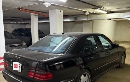 Mercedes-Benz E-Класс, 2001 год, 1 250 000 рублей, 4 фотография