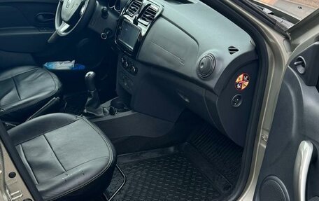 Renault Sandero II рестайлинг, 2017 год, 930 000 рублей, 1 фотография