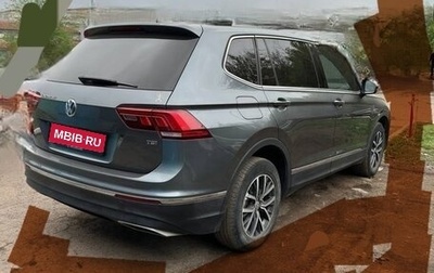 Volkswagen Tiguan II, 2019 год, 2 500 000 рублей, 1 фотография