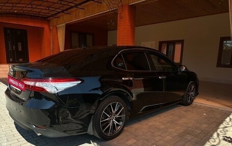 Toyota Camry, 2019 год, 3 200 000 рублей, 2 фотография