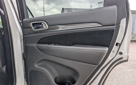 Jeep Grand Cherokee, 2016 год, 4 750 000 рублей, 20 фотография