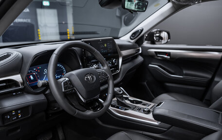 Toyota Highlander, 2025 год, 5 400 000 рублей, 12 фотография