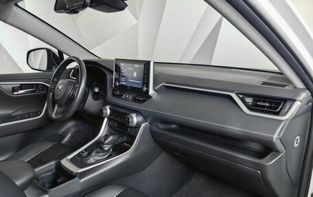 Toyota RAV4, 2021 год, 3 690 000 рублей, 9 фотография