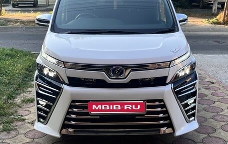 Toyota Voxy III, 2019 год, 3 300 000 рублей, 37 фотография