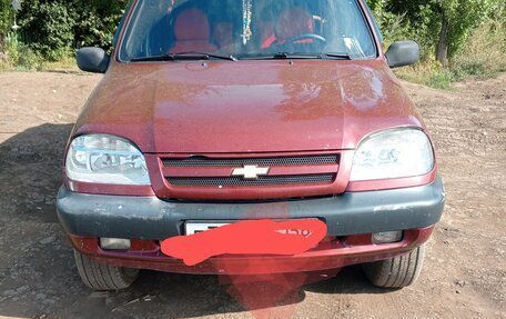 Chevrolet Niva I рестайлинг, 2004 год, 330 000 рублей, 1 фотография