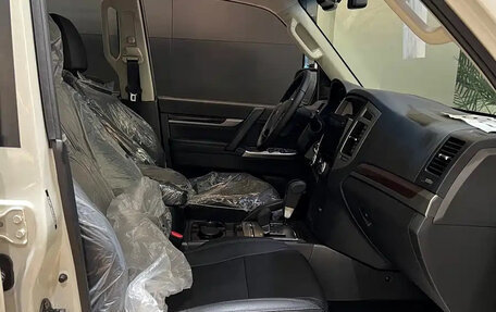 Mitsubishi Pajero IV, 2022 год, 4 281 000 рублей, 6 фотография