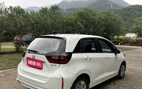 Honda Fit, 2022 год, 1 000 000 рублей, 4 фотография