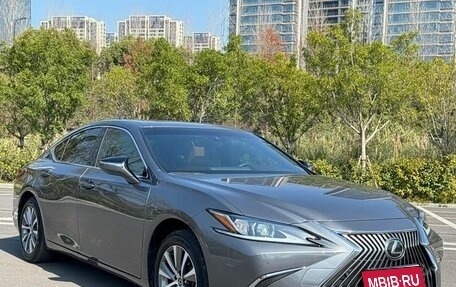 Lexus ES VII, 2021 год, 3 700 000 рублей, 1 фотография