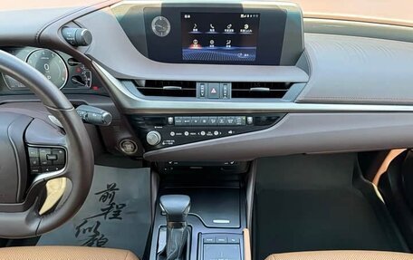 Lexus ES VII, 2021 год, 3 700 000 рублей, 13 фотография