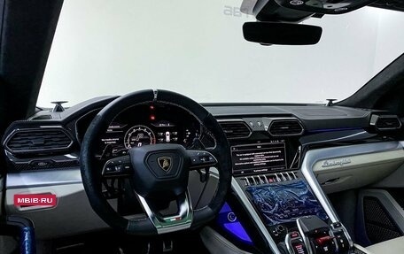 Lamborghini Urus I, 2022 год, 25 000 000 рублей, 26 фотография