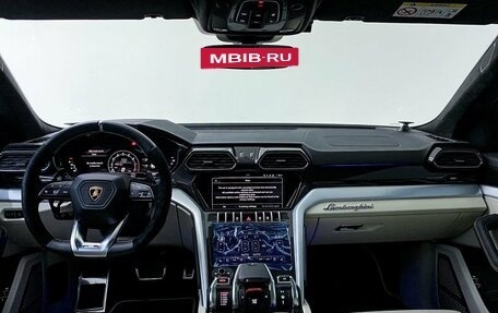 Lamborghini Urus I, 2022 год, 25 000 000 рублей, 27 фотография