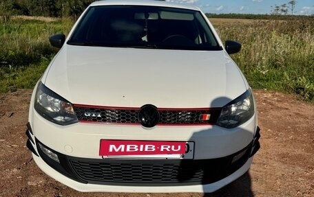 Volkswagen Polo VI (EU Market), 2011 год, 550 000 рублей, 2 фотография