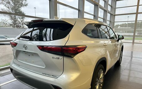 Toyota Highlander, 2025 год, 5 700 000 рублей, 2 фотография