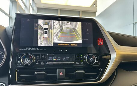 Toyota Highlander, 2025 год, 5 700 000 рублей, 10 фотография