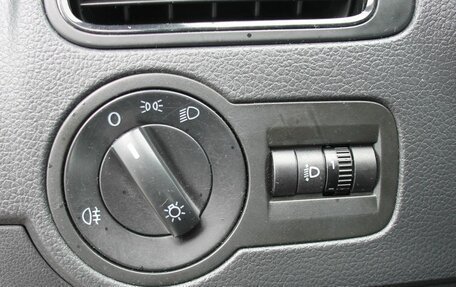 Volkswagen Polo VI (EU Market), 2017 год, 800 000 рублей, 13 фотография