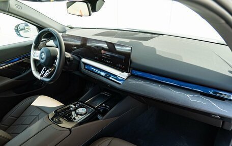 BMW 5 серия, 2025 год, 7 290 000 рублей, 13 фотография