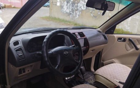 Nissan Terrano II рестайлинг, 2001 год, 650 000 рублей, 2 фотография