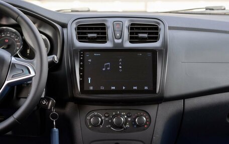 Renault Logan II, 2019 год, 955 000 рублей, 15 фотография