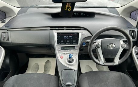 Toyota Prius, 2012 год, 899 000 рублей, 14 фотография